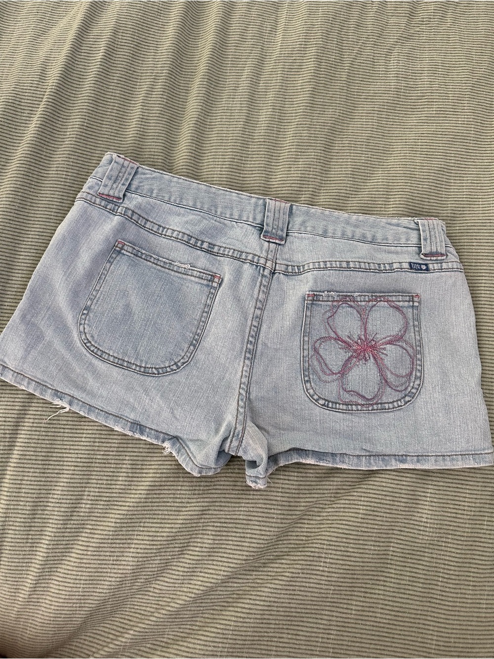 Y2K Lilu Light Blue Low-rise Denim Shorts with Pink Pocket Flower